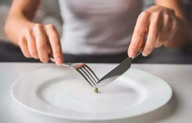 不吃晚饭能减肥吗？